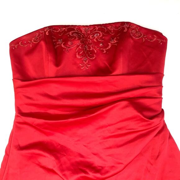 David’s Bridal Cranberry Red Strapless A Line Wrap Gathered Dress - Picture 11 of 14